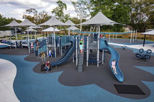 Playground structure - Cannary Park - Design 6866 - LANDSCAPE STRUCTURES - stainless steel / powder-coated steel / recycled plastic
