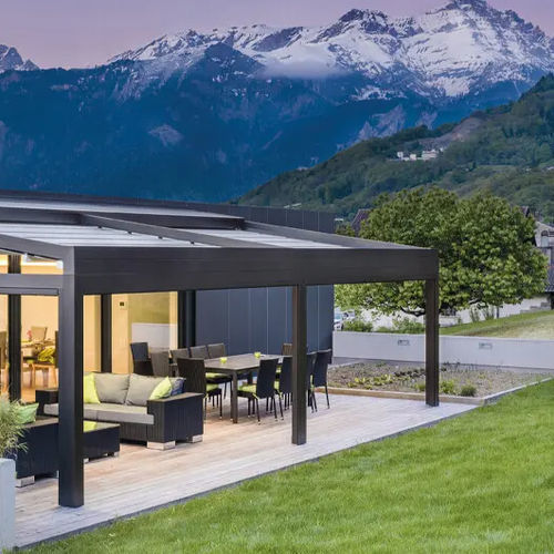 Wall-mounted pergola - MONTHEY - SWITZERLAND - Gibus SPA - metal / glass / custom