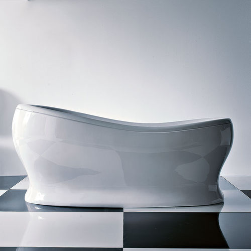Oval bathtub - EGG - GRUPPO TREESSE - free-standing / acrylic / hydromassage