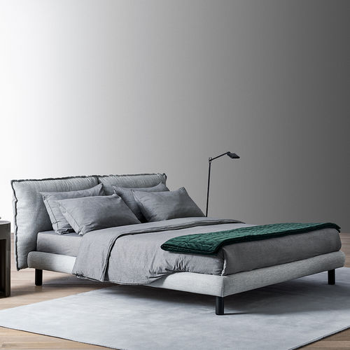 Double bed - OLIVER - MERIDIANI - contemporary / upholstered / with headboard