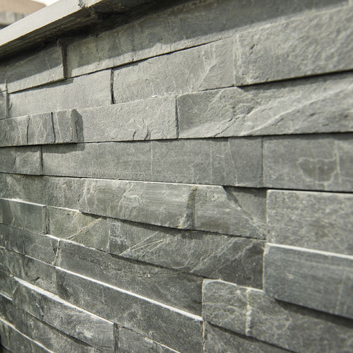 Concrete wall - NATURAL SLIPS - BRADSTONE