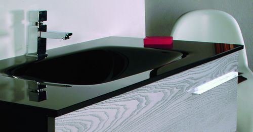 Built-in washbasin - IKEBE DISEÑOS, S.L.L. - glass / with counter / rectangular