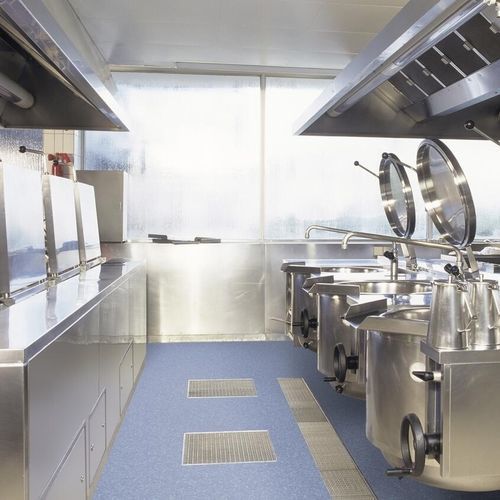 Vinyl floor covering - SAFETRED UNIVERSAL PLUS R12 - Tarkett PROFESSIONAL - indoor / kitchen / for commercial kitchen