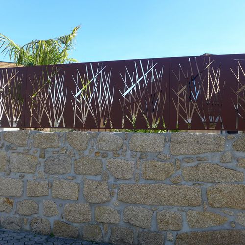 Fence with panels - BPLAN - for public spaces / metal / contemporary
