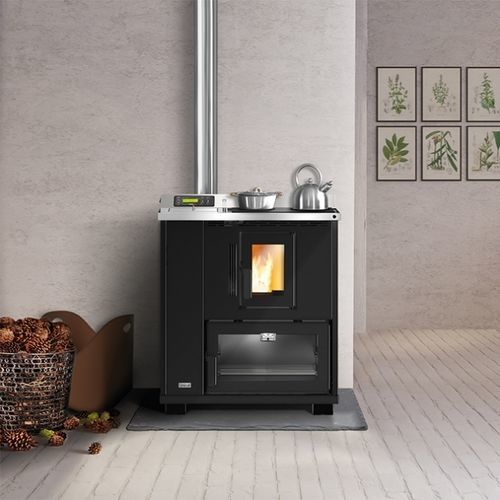 Pellet heating stove - T.IT K - UNICAL AG S.p.A. - 5 kW...10 kW / free-standing / contemporary