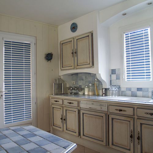 Venetian blinds - VÉNIDESIGN - MARITON - for window / aluminum / chain-operated