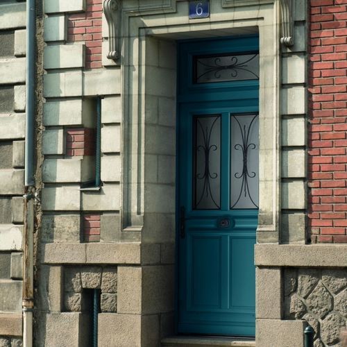 Entry door - Beausset - PAB- MTN ( MENUISERIES TECHNIQUE NOUVELLES) - wooden / swing / classic