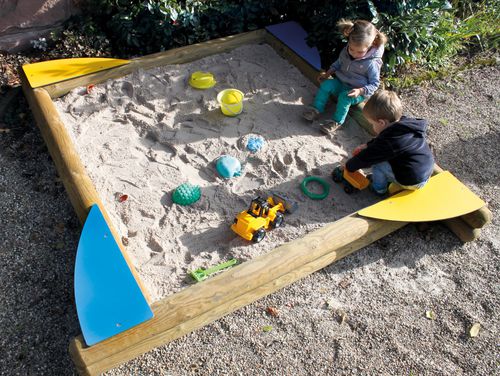 Playground sandbox - PLAY - Braun Wuerfele