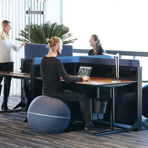 Floor-mounted office divider - SCREEN IT A30 THE RISING - Götessons - fabric / soundproof