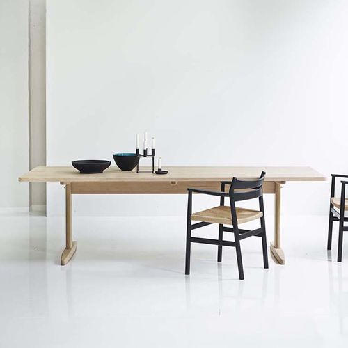 Contemporary table - SHAKER - DK3 - oak / solid wood / MDF
