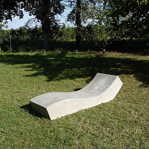 Contemporary sun lounger - CUT.4 - LOVECEMENT - fiber cement / indoor