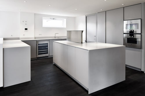 Solid Surface countertop - V-korr Creative Surface - kitchen / lacquered finish / square edge