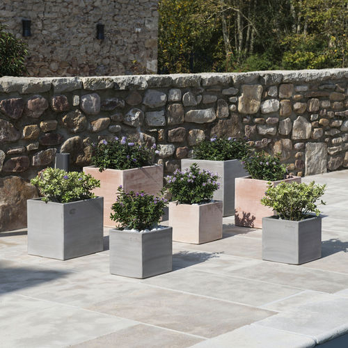 Terracotta plant pot - CC - Poterie Goicoechea - square
