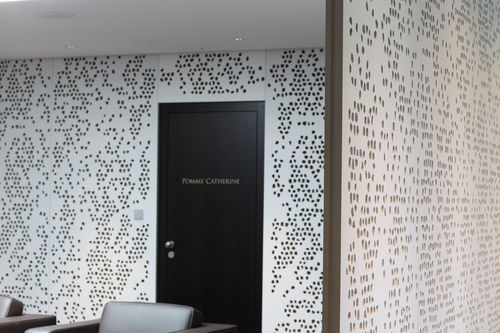 Decorative wall cladding - HOTEL GOLFPANORAMA  - Bruag Design Factory AG - wooden / indoor