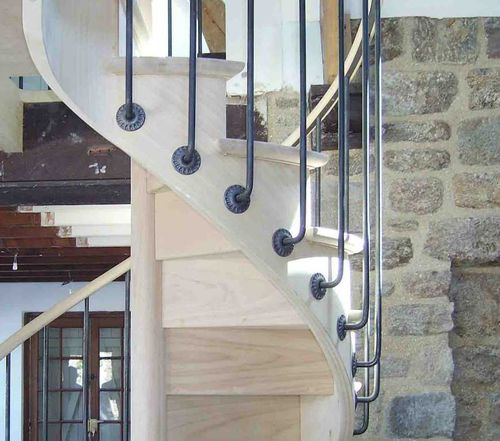 Spiral staircase - BISTROT - ESCALIER DESIGN 14 - wooden step / wooden frame / contemporary