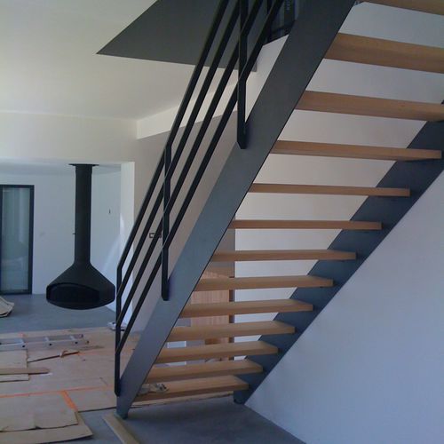 Straight staircase - HONFLEUR - ESCALIER DESIGN 14 - quarter-turn / wooden step / metal frame