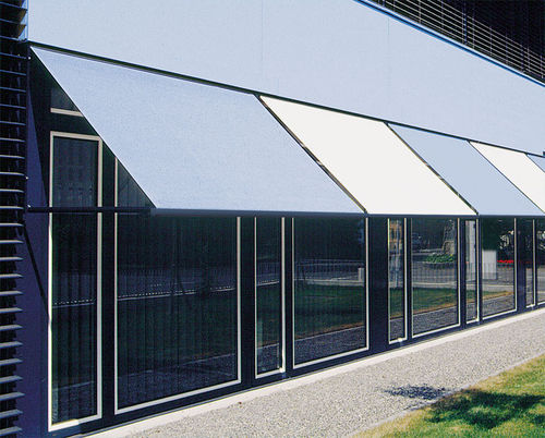 Folding-arm awning - LAVELERIA - vertical / motorized / patio