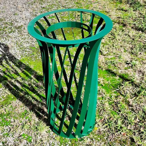Public trash bag holder - Tulip &Eacute;ole - Objets Publics - thermo-lacquered steel / anti-terrorism / outdoor