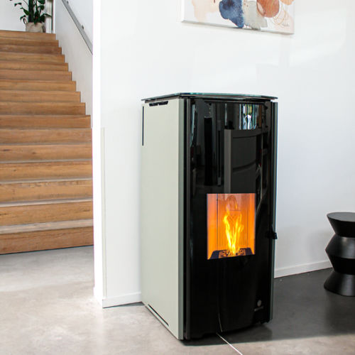 Pellet heating stove - JIMI - BESTOVE - 8 kW / free-standing / design