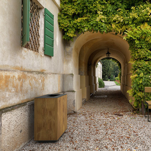 Public trash can - RETRO' - THE ITALIAN LAB SRL - sheet steel / wooden / with built-in ashtray