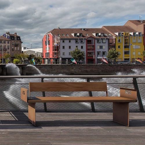 Contemporary public bench - CLAPS - THE ITALIAN LAB SRL - galvanised steel / exotic wood / with backrest