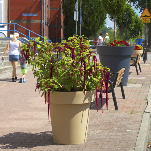 polyethylene planter - Terra Group