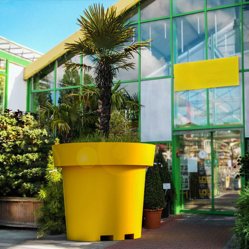 polyethylene planter - Terra Group