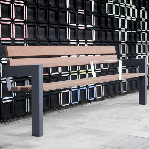 Contemporary public bench - Winkl LVK151 - egoé - solid wood / steel / with backrest
