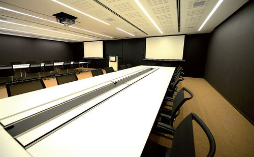 Contemporary conference table - IMOVE - WAVEinside - wood veneer / HPL / on casters