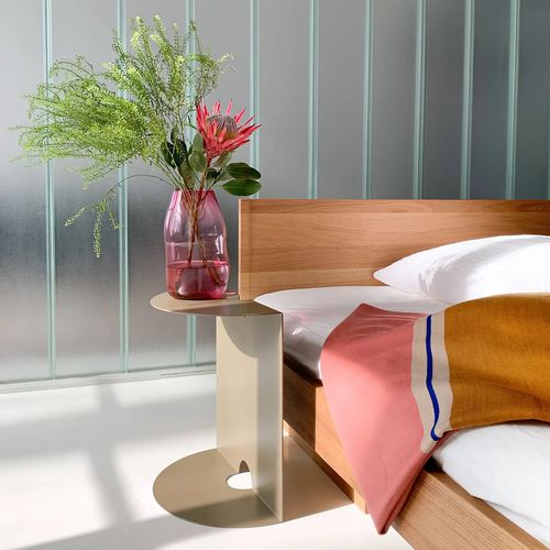 Contemporary side table - WEBER - OBJEKTE UNSERER TAGE - powder-coated steel / powder-coated steel base / semicircular