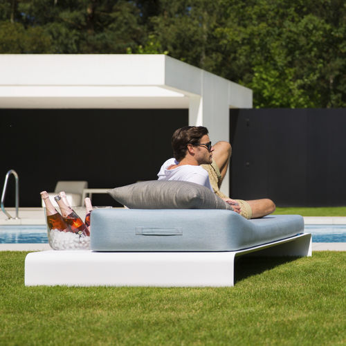 Contemporary sun lounger - LUCILLE DAYBED - Mr Blue Sky - aluminum