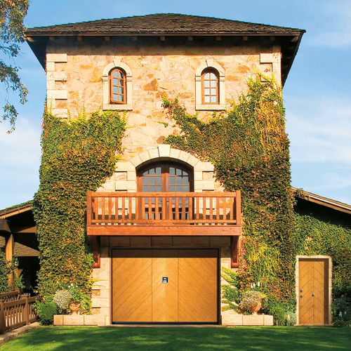 Tilting garage door - Spi - SILVELOX GROUP SPA - oak / larch / okoumé