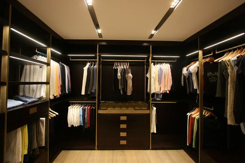 Contemporary walk-in wardrobe - PRIVATE VILLA - LF ITALY - wooden / steel / with built-in light