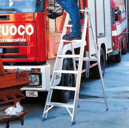 Work professional ladder - 6016 - Frigerio Carpenterie - folding / leaning / aluminum