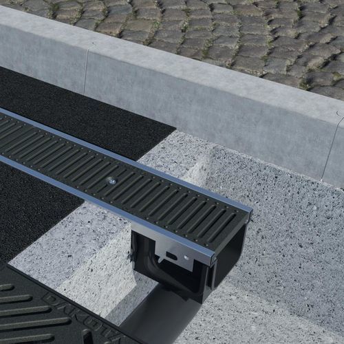 Drainage channel with grating - TAURUS 130 - DAKOTA - single / high-density polyethylene (HDPE) / cast iron grate
