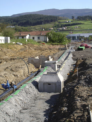 Precast concrete manhole - IBERDROLA - Prefabricados Alberdi - recessed / for cables
