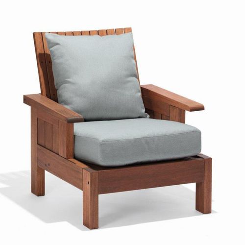 Contemporary armchair - TIMBÓ - Butzke - wooden / with removable cushion / outdoor