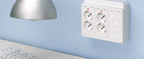 Power socket - CIMA CLASSIC - Simon - multiple / wall-mounted / contemporary