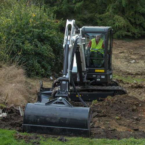 Mini excavator - E45 - BOBCAT - crawler / compact / swivel