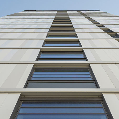 Louvered solar shading - S9-IVT-05 - Hahn Lamellenfenster GmbH - glass / window / vertical