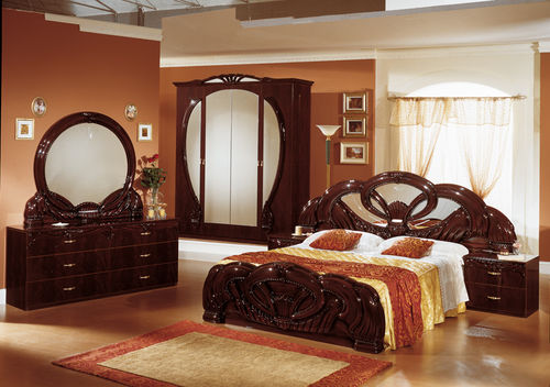 Double bed - GIADA - Ben Company srl Industria Mobili - classic / with headboard / with side table