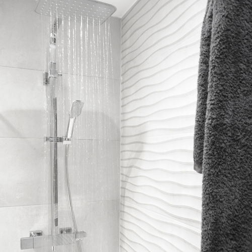 Wall-mounted shower set - 60135 - NINE XTREME - Grifería Clever - contemporary / with hand shower / thermostatic
