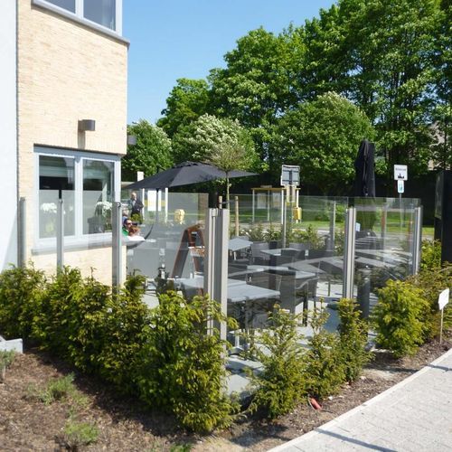 Contemporary screen - La Roche - Van Hoof - glass / aluminum / for restaurant