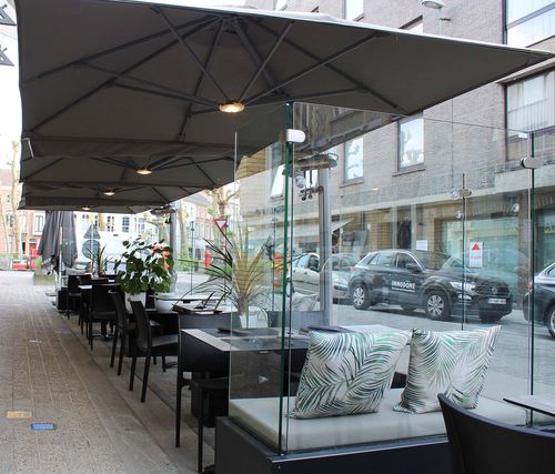 Contemporary screen - Casablanca Sit - Van Hoof - glass / thermo-lacquered aluminum / for restaurant