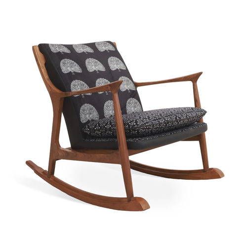 Modern lounge chair - RURU - ALANKARAM - fabric / teak / black