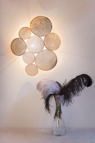 Original design wall light - CIRCLES - Zenza - indoor / brass / round