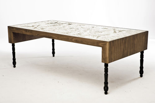 Original design dining table - SIGNATURE : BURLESQUE  - EGG DESIGNS - walnut / MDF / brass