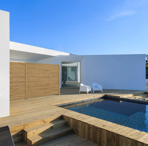 Contemporary screen - OSTRO - Pircher - pine / garden