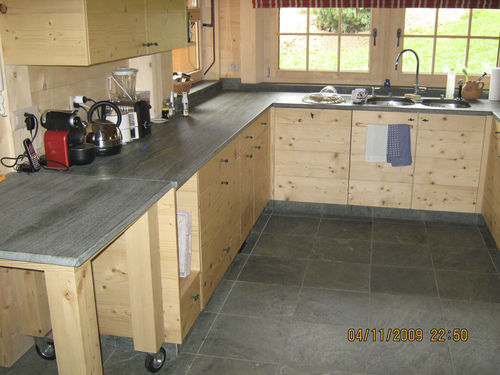 Natural stone countertop - CAPINAT SA - kitchen