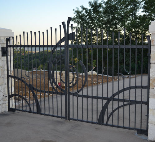 Swing gate - 3 - Tessaro Group - wrought iron / with bars / home